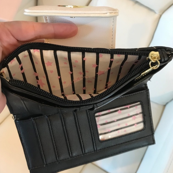 Betsy Johnson handbag with matching wallet, black and white - Picture 7 of 7